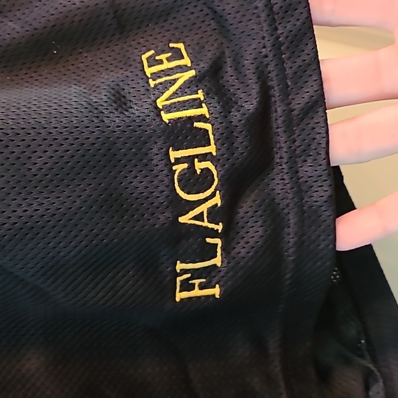 Women's size Large black gym shorts - Picture 2 of 4